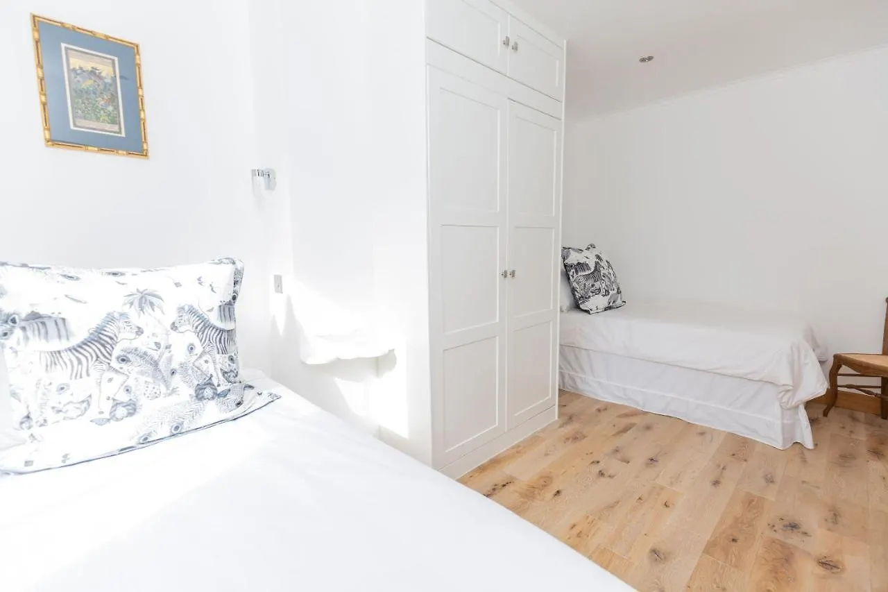 17 Rodney Road - Luxury Apartments Cheltenham