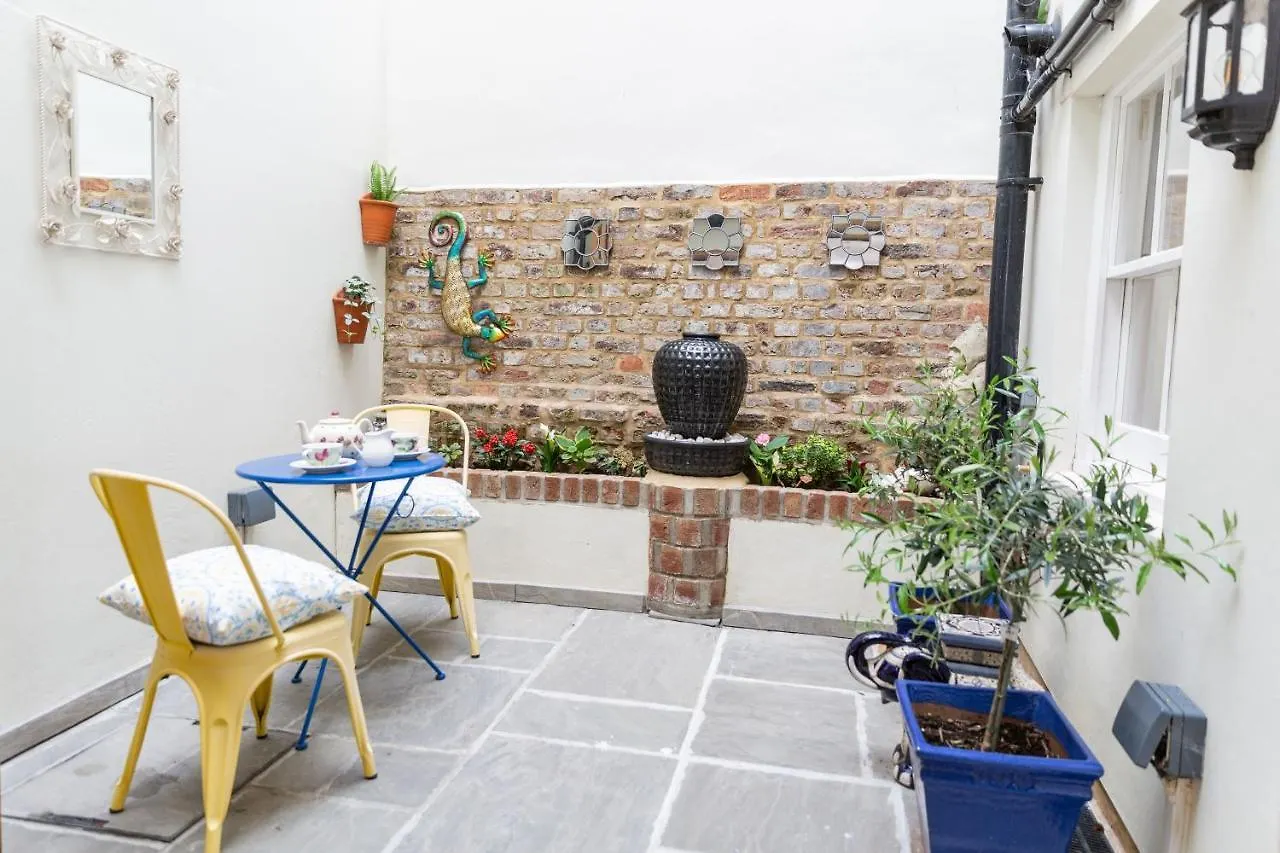 17 Rodney Road - Luxury Apartments Cheltenham 0*,  United Kingdom