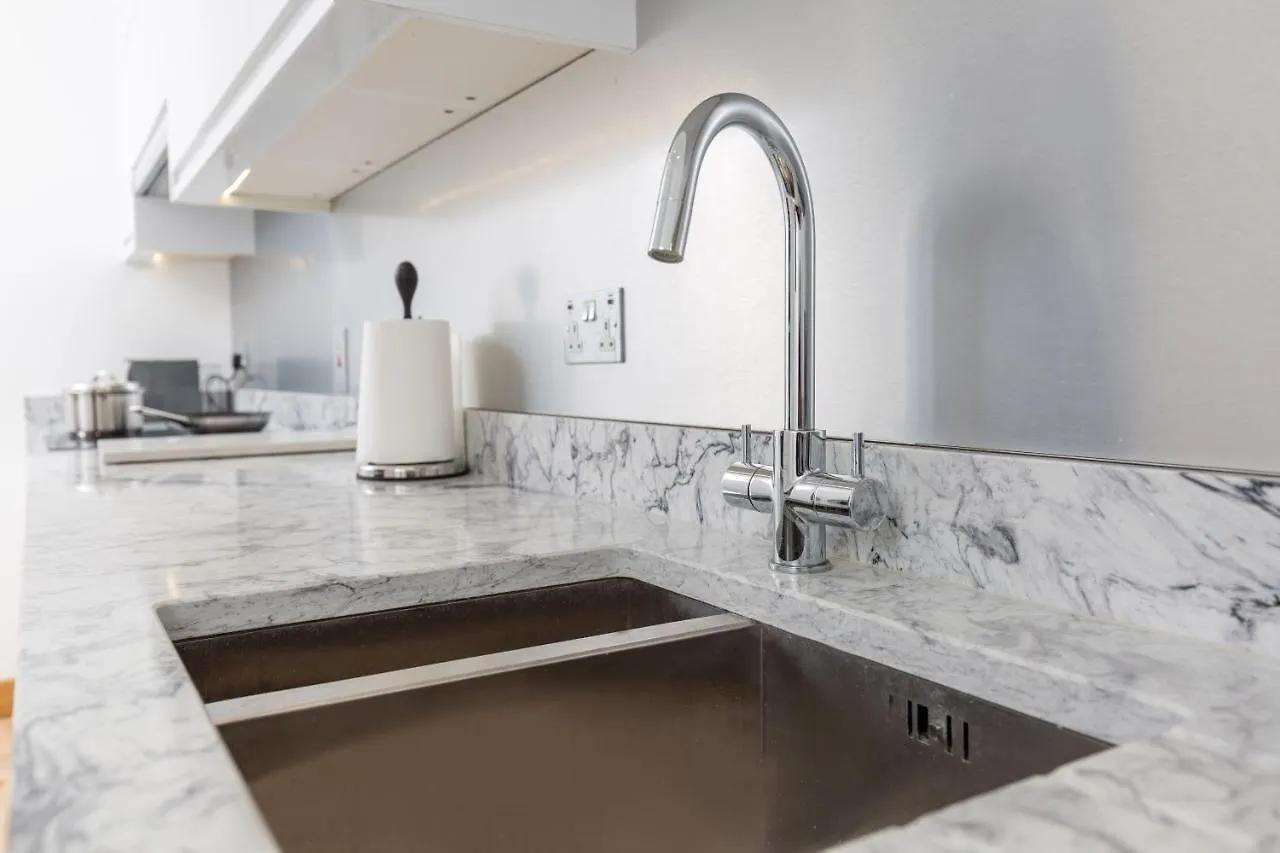 17 Rodney Road - Luxury Apartments Cheltenham